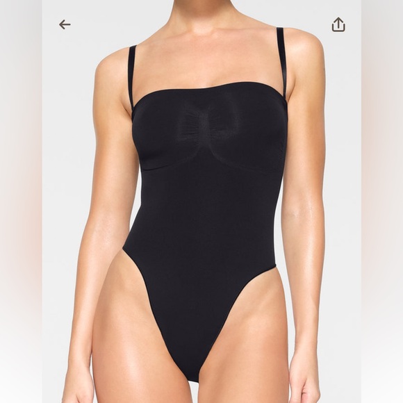 SKIMS Seamless Sculpt Strapless Thong Bodysuit - Onyx and Sand - Picture 3 of 4